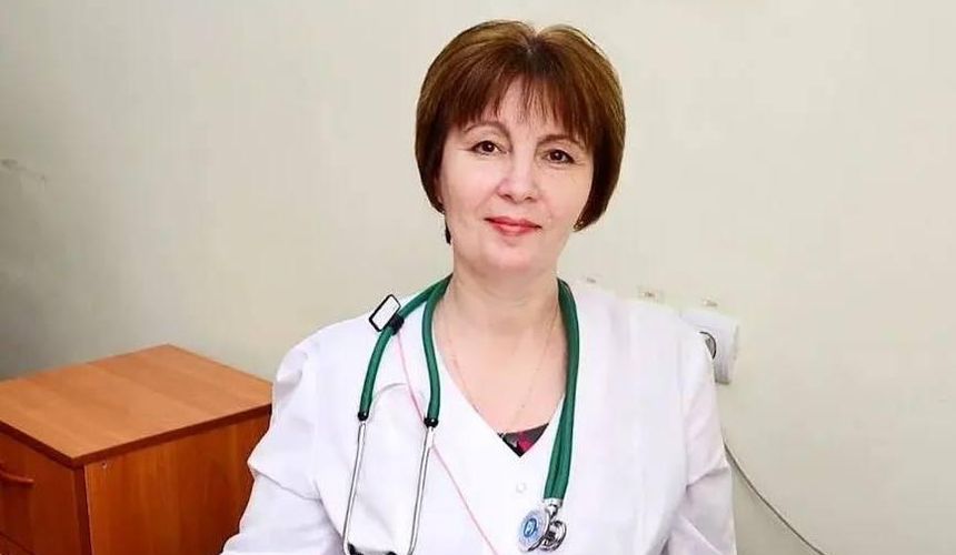 Врач из Приморья спасла жизнь туристке из КНДР на борту самолета