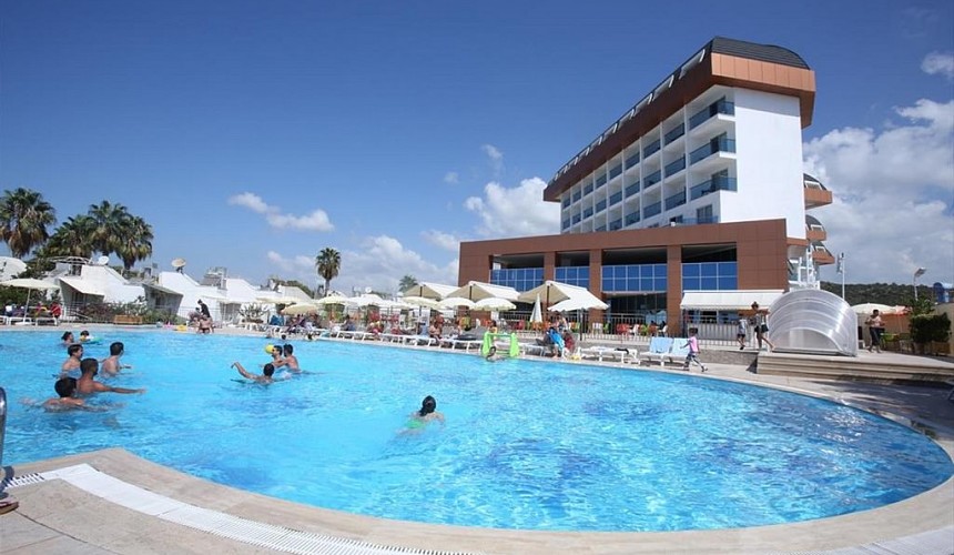 В каких популярных отелях Турции и Египта можно отдохнуть в августе