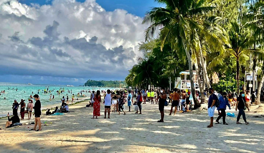 В марте на пляжах Боракай на Филиппинах побывало 1,1 тыс. российских туристов