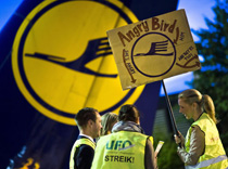 Стюардессы Lufthansa настроены за забастовку