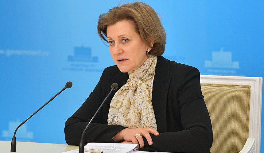 Анна Попова призвала туристов сдавать несколько ПЦР-тестов по возвращении из-за границы