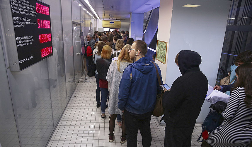 Эксперты спрогнозировали последствия визового ажиотажа в Петербурге