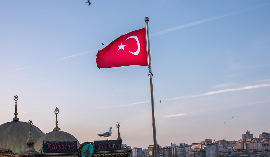 Турция столкнулась с резким уменьшением дохода от туризма и готова умерить свои аппетиты