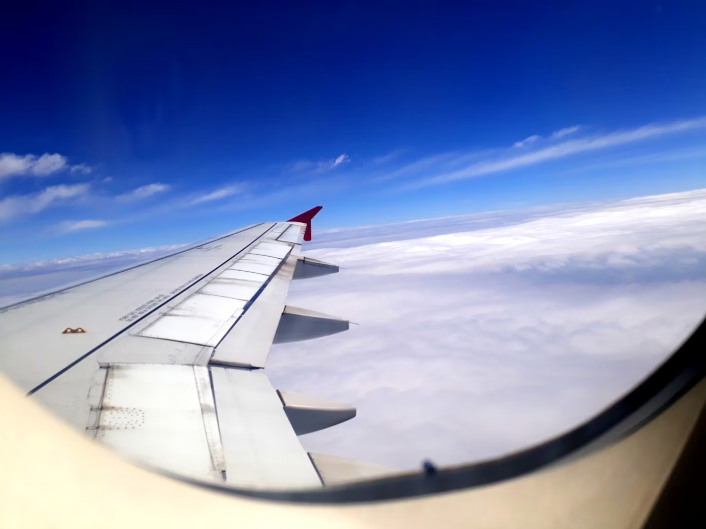 Турист, купивший авиабилет в Ереван, недоумевает: его рейс исчез из расписания