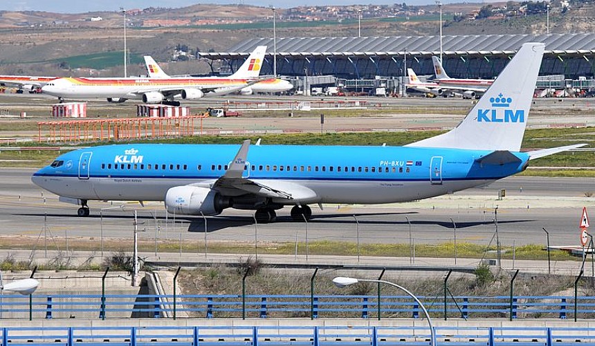 KLM Royal Dutch Airlines прекратила продажу билетов в Москву и Петербург