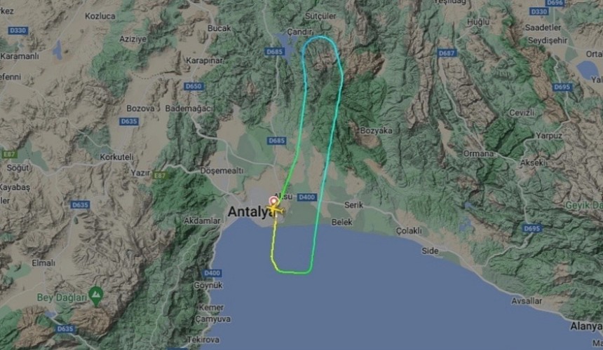 Самолет Corendon Airlines вернулся в Анталью из-за плохого самочувствия пилота