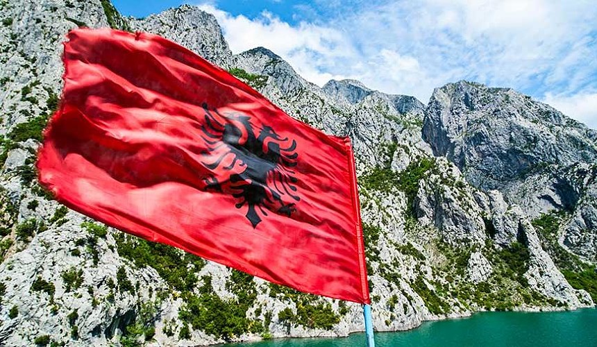 Албания отменила визы для российских туристов