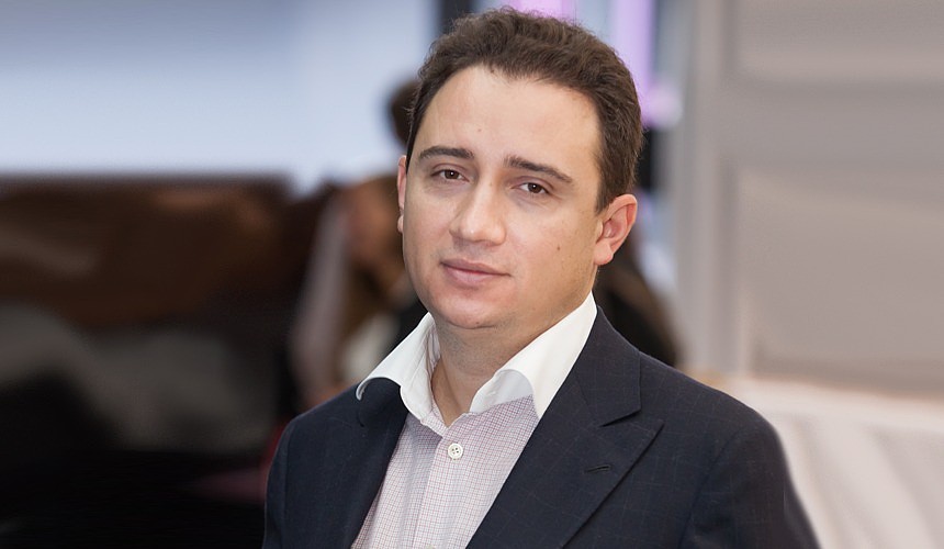 Туроператор призвал россиян улыбаться туристам