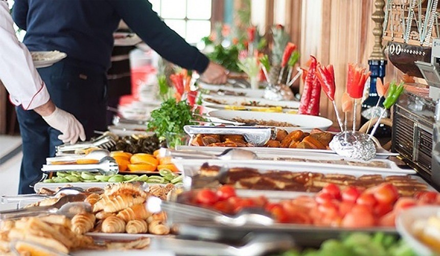 Ешь – не хочу! Отелям Турции разрешили шведские столы