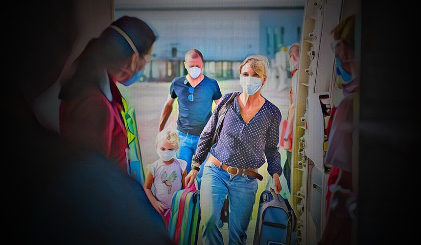 Летать на самолетах в масках придется до появления вакцины от коронавируса?