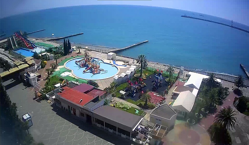 Web camera sochi. Веб камера пляж Маяк Сочи. Аквапарк Маяк Сочи веб камеры. Веб камера Сочи пляж. Сочи веб камеры порт набережная.