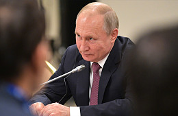 Турагенты попросили у Путина защиты от высоких комиссий банков