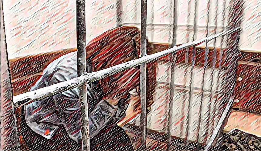 «На потеху публике» – суд в Удмуртии приговорил турагента к пяти годам колонии за мошенничество