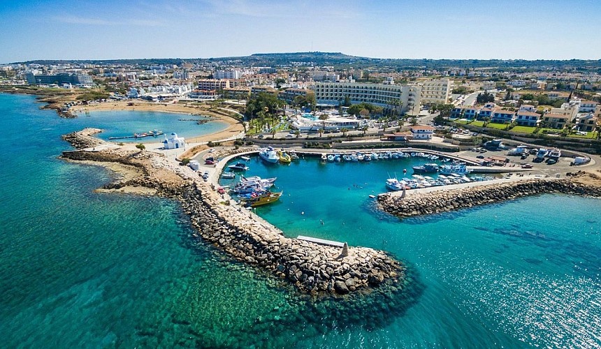 Кипр отменяет все ковидные ограничения на въезд иностранных туристов