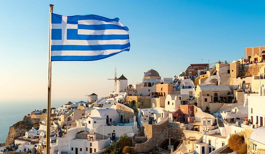 Греция примет туристов, привитых «Спутником»
