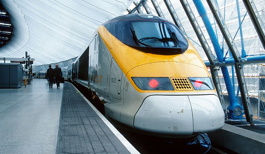 Пассажиры Eurostar попали в ловушку в Париже и Лондоне
