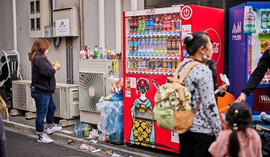 Туристам в Японии предлагают не искать урну на улице, а унести мусор в отель
