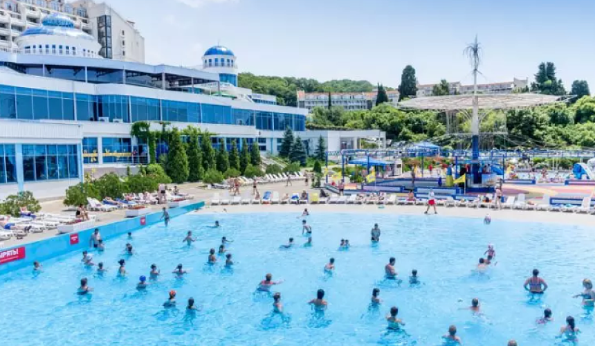 После купания в бассейне отеля в Сочи дети пострадали от сильной аллергии