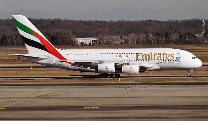 Чтобы отойти от потопа в Дубае, Emirates попросила у туристов терпения и пару дней