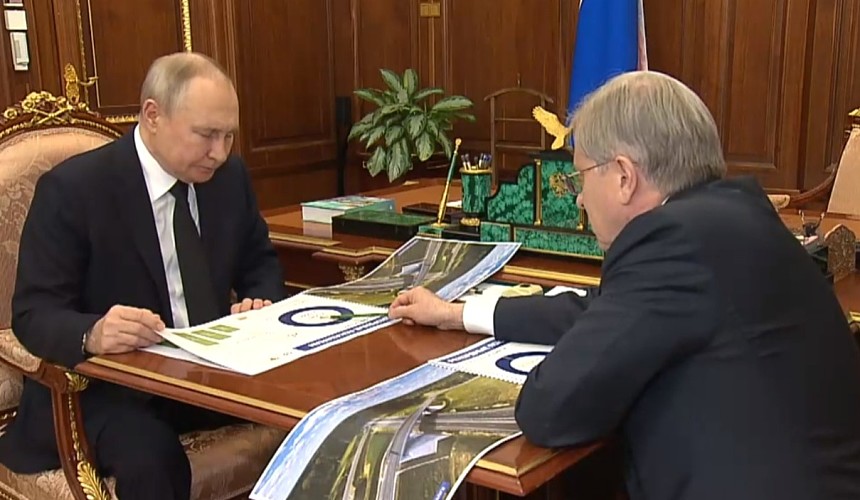 Владимир Путин провел переговоры с главой Минтранса