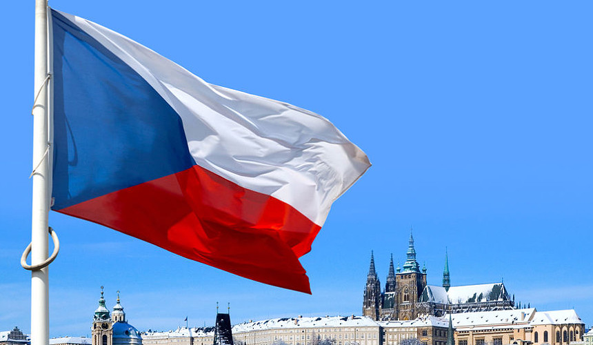 Чехия вслед за Польшей закрывает небо для российских авиакомпаний