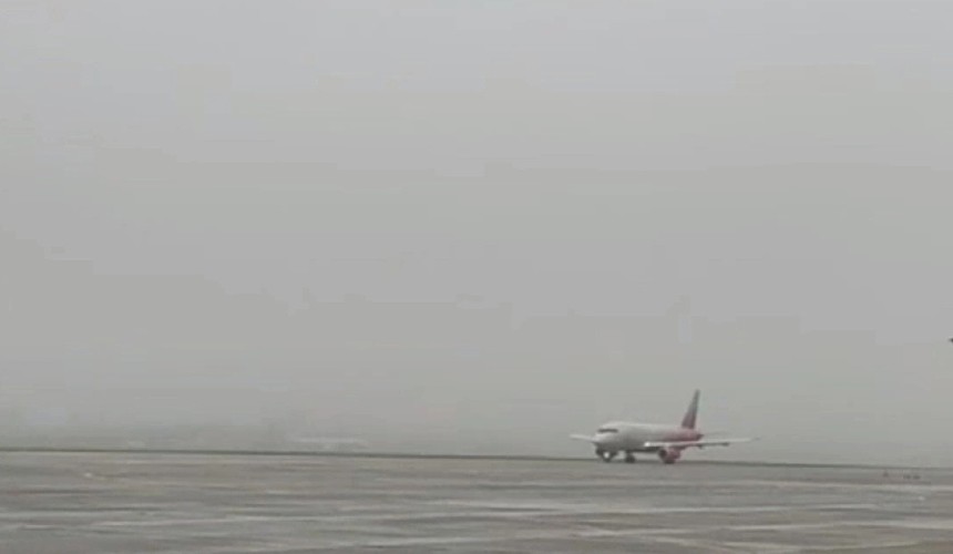 Туман в Сочи и отмены десятков рейсов: синоптики не обещают улучшений