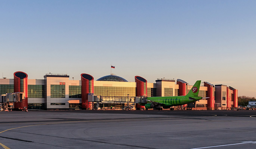 Планировать невозможно: авиакомпания пересадила туристов с прямого на стыковочный рейс в Калининград