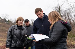 «Травмоопасность – 100%»: в Сочи обсуждают замусоренный лесопарк