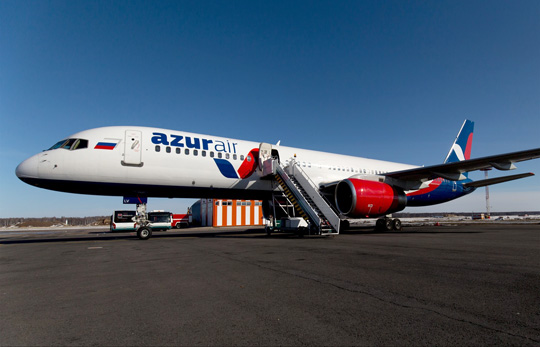 Azur Air заплатит за задержку рейса во Вьетнам 100 тысяч рублей