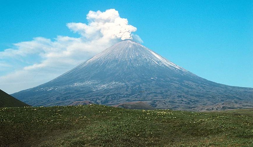 Количество погибших туристов на вулкане Ключевская Сопка выросло до восьми человек