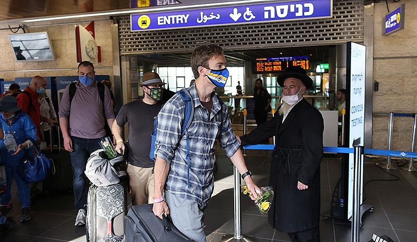 Израиль снова пошел навстречу российским туристам