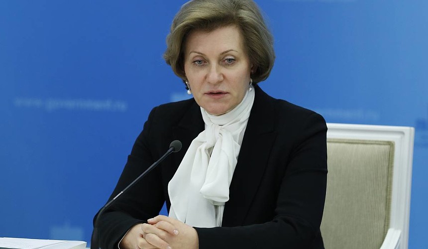 Попова: вопрос выдачи QR-кодов россиянам с антителами будет решен в ближайшее время