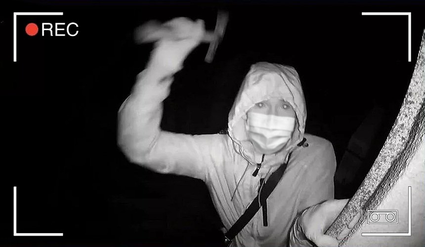Оскверненный туристами термальный источник снова атаковали вандалы