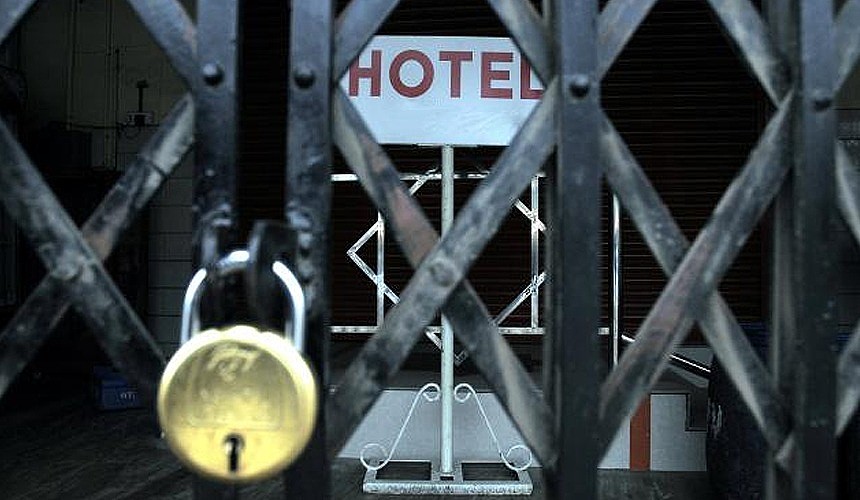 «Обеденные залы закрыты, по одному человеку в номере» – на каких условиях в Испании отелям разрешили работать