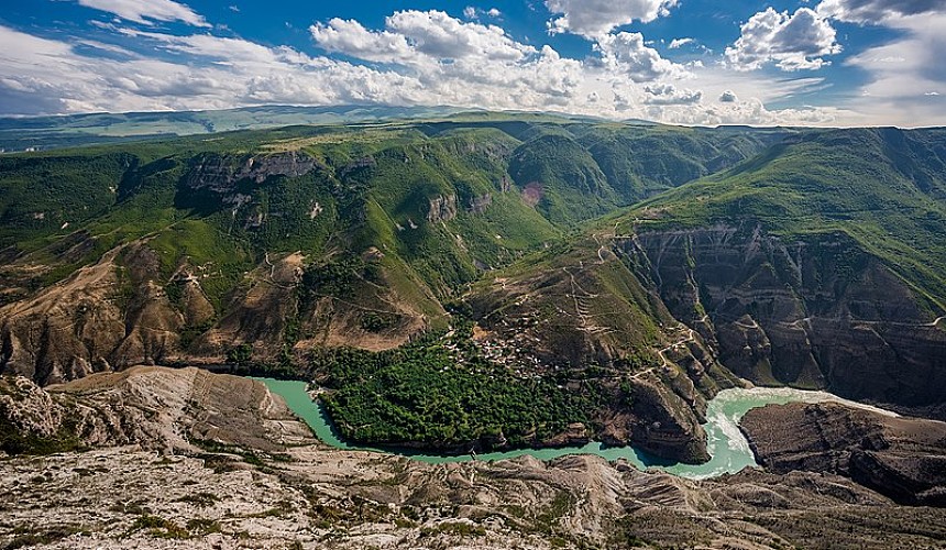 Туристов ошеломили цены на перелеты в Дагестан этим летом