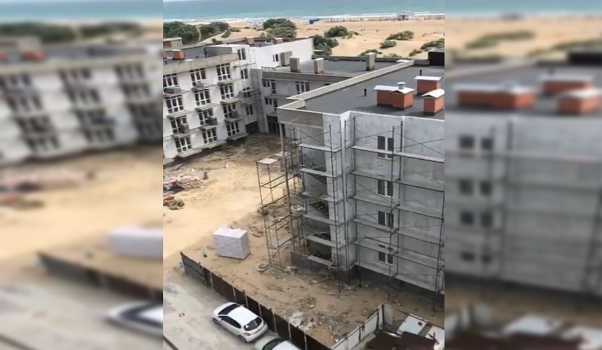 Гостям отеля в Анапе мешают отдыхать грязь и стройка