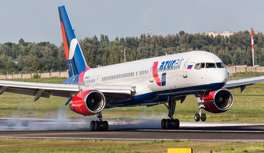 Самолет Azur Air на Кубу развернули в воздухе