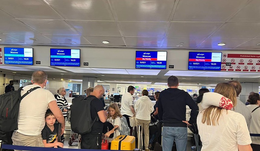 Туристы жалуются на очереди к рейсам «Аэрофлота» за рубежом из-за отсутствия онлайн-регистрации