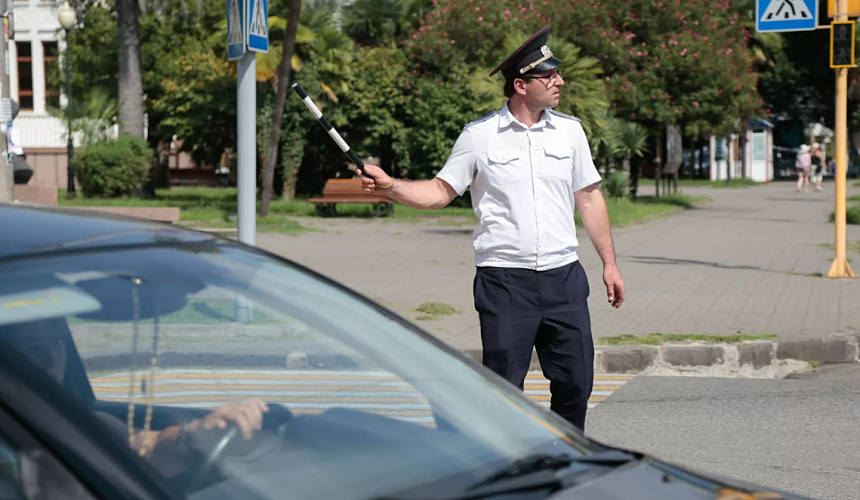 За въезд в Абхазию на автомобилях туристам придется доплачивать