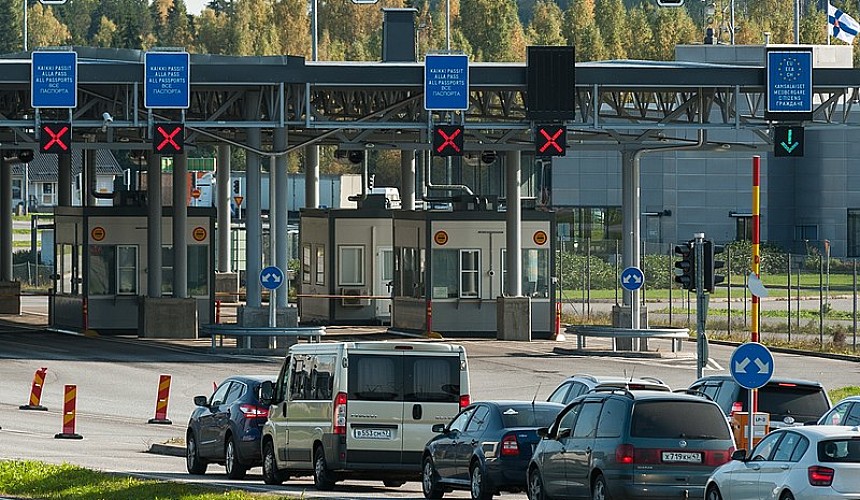 На финской границе у россиянина отобрали 1390 евро