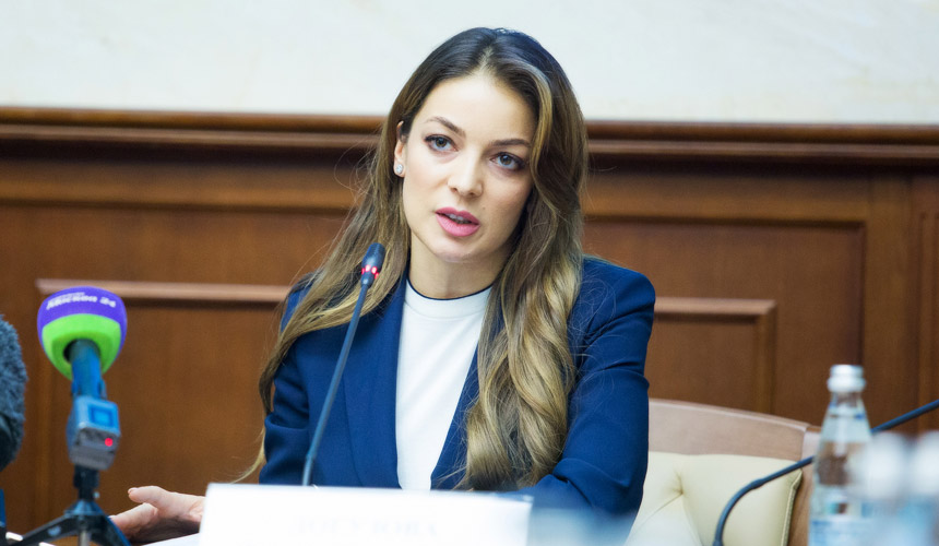 Зарина Догузова предложила доплачивать честным туроператорам