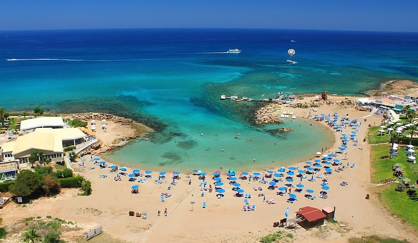 Российские туристы смогут въехать на Кипр с 1 марта