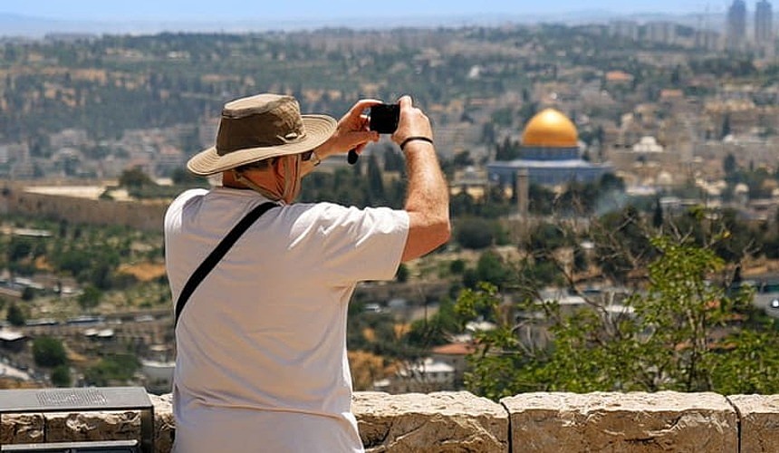 Израиль пустит на курорты Мертвого моря только привитых туристов