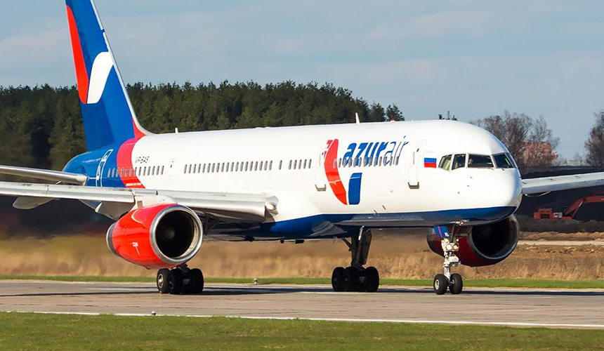 Azur Air задержали рейс из Нячанга в Москву на 17 часов