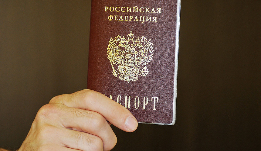 Свадьба удалась: туристы-молодожены порвали паспорта за два дня до путешествия 