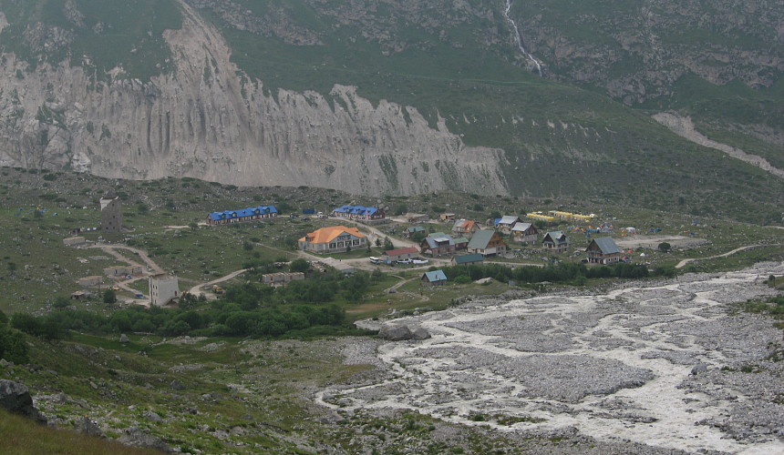 Турист из Петербурга погиб из-за обрушившегося камнепада в горах Кабардино-Балкарии