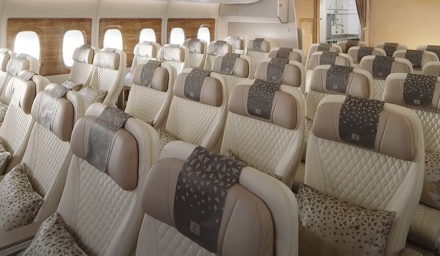 Экономический класс на рейсах Emirates станет премиумом