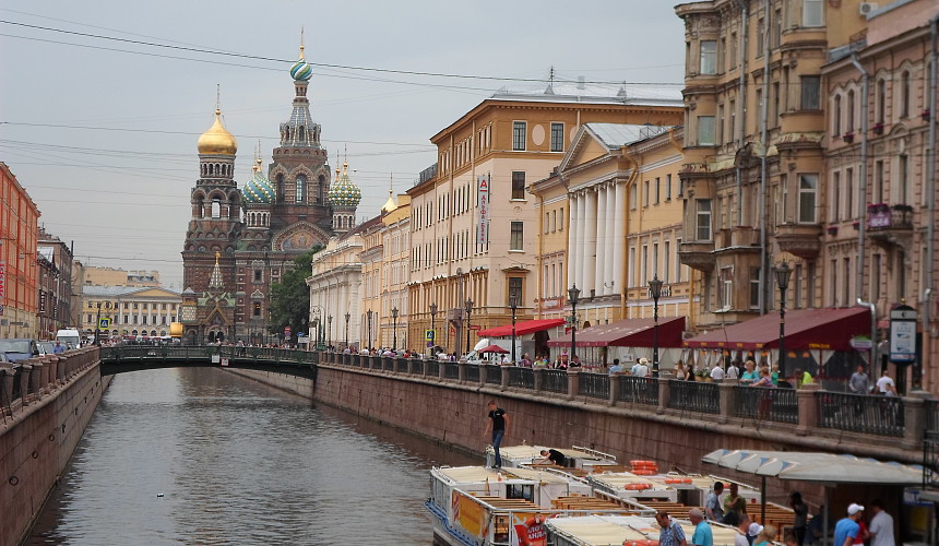 Туристам в Петербурге помогут сориентироваться волонтеры на сигвеях