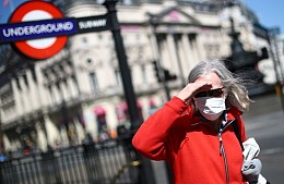 Правительство Великобритании призвали взять на себя оплату ПЦР-тестов для туристов