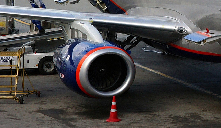 «Аэрофлот» задержал вылет двух SSJ 100 из-за неисправностей
